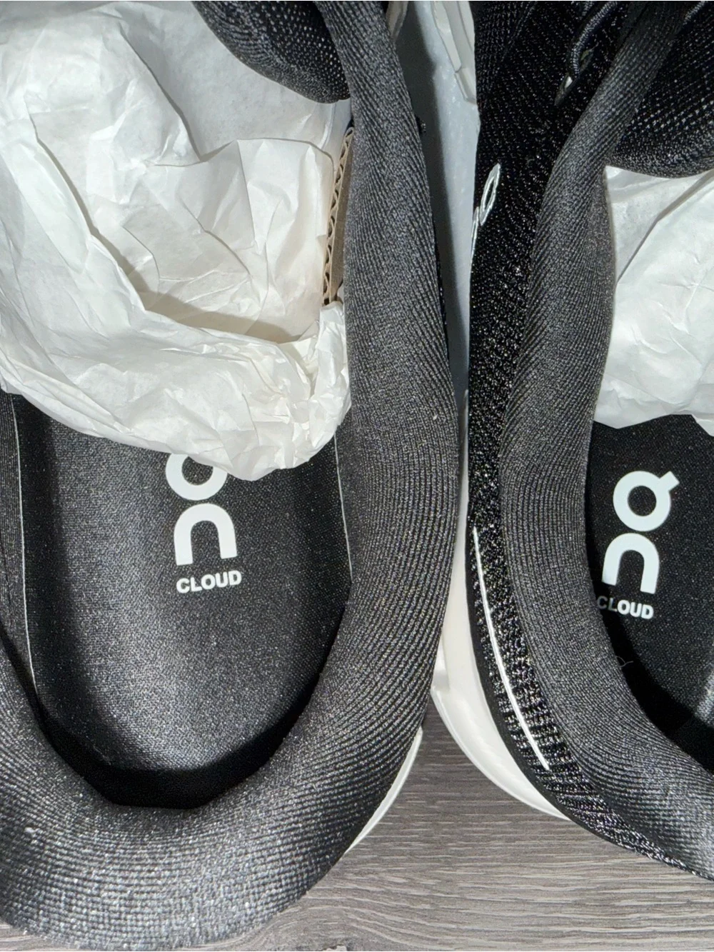 On Cloud 6 Running Men's Black White Athletic Running Shoes 8.5M NIB 10070299